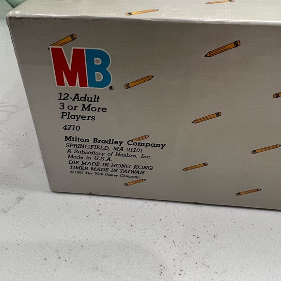 Vintage Win Lose or Draw Board Game 1987 Walt Disney Company Milton Bradley - Picture 3 of 7